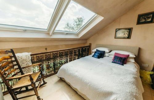 Cold Ashton House | Romantic Country Annex With Views - 10 min to Bath