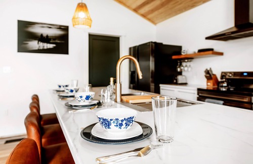 Kinnakeet Cottage | Romantic Couples Beach Getaway-2 Bedroom Cottage-Short Walk To Beach