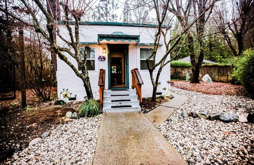 Nevada City Cabin | Romantic Couples Cabin