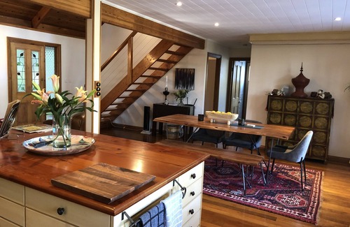 Darlington House | Romantic couples retreat with seasonal creek - Perth hills