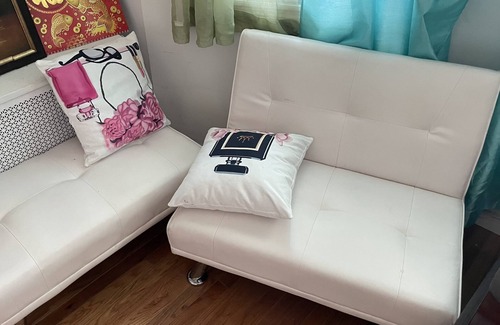 New Brighton Apartment | Romantic Couples Room
