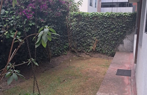 La Paz Apartment | Romantic, Cozy, Fashionable Apt in Quito, centrally located