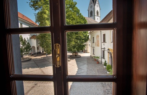Radovljica Apartment | Romantic Deluxe Studio for 2 in the city of the sun