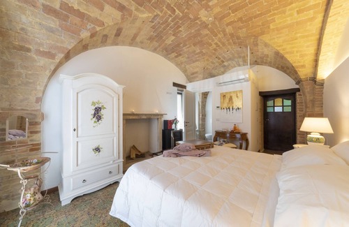 Poggio Morello Bed & Breakfast | Romantic double with private bathroom