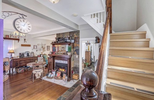 Glenwood Springs House | Romantic Downtown Suite at the Floradora House B&B