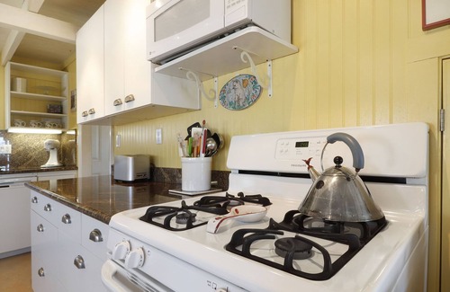 Dillon Beach Cottage | Romantic, Dramatic Views!nFull calendar https:/www.vrbo.com/81742?dateless=true