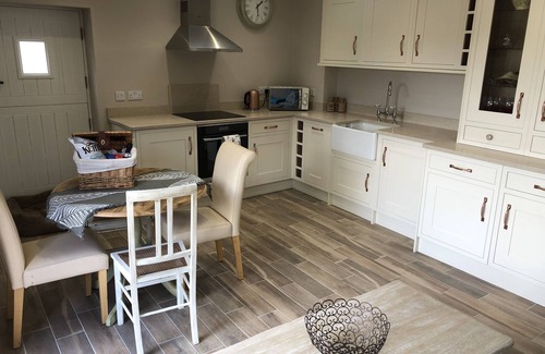 Fridaythorpe House | Romantic escape, stunning Barn conversion on the Yorkshire Wolds Way, York