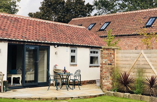 Fridaythorpe House | Romantic escape, stunning Barn conversion on the Yorkshire Wolds Way, York
