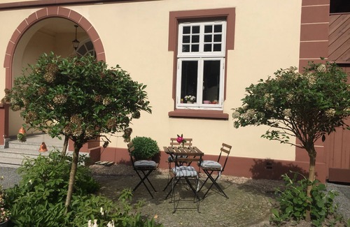 Jaderaltendeich Apartment | Romantic estate in a secluded location, wellness oasis, bicycles
