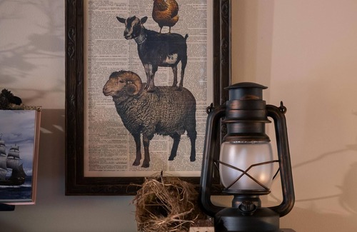Penguin Cottage | Romantic Farm Cottage with Miniature Goats