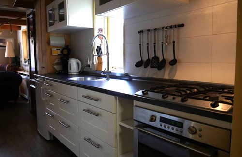 Wierum House | Romantic Fish House in Friesdorf directly on the dike! NEWLY RENOVATED ! WIFI