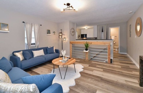 Fountain Square House | Romantic Fountain Square Escape - Perfect Date Night