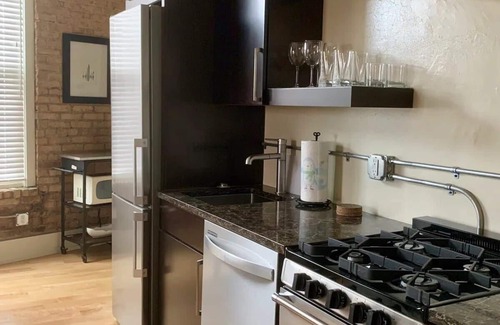 Benton Harbor Apartment | Romantic Gastro Loft Retreat for Two