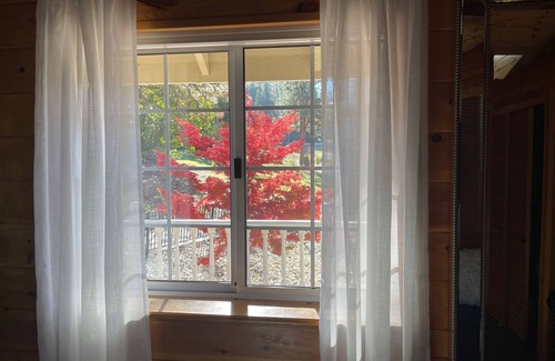 Apple Hill Cabin | Romantic Getaway, Cabin in Apple Hill on 10 Acres with Private Pond