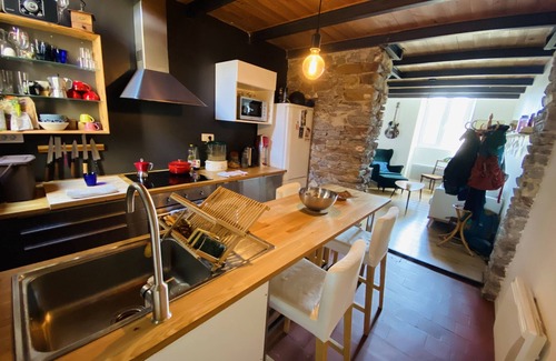 Republique - Les Ponts Apartment | Romantic getaway in the heart of Nantes