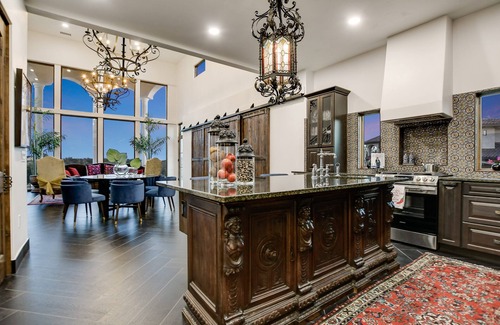 Spicewood Villa | Romantic getaway! Or bring the family to tour the Texas Hill Country!