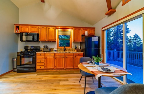 Fairplay Cabin | Romantic Getaway~Pikes Peak~Deck~35 min to Breck