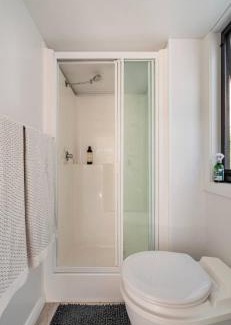 Bucketty Bed & Breakfast | Romantic getaway SummerHill Tiny