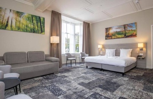 Eerbeek House | Romantic Getaway Surrounded by Greenery in the Heart of Eerbeek