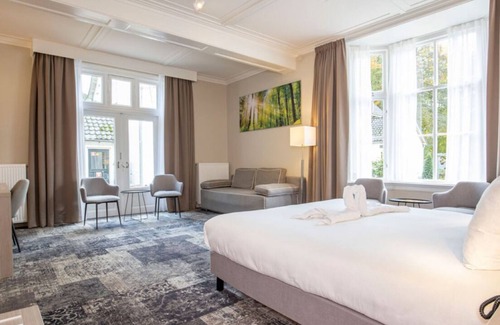 Eerbeek House | Romantic Getaway Surrounded by Greenery in the Heart of Eerbeek
