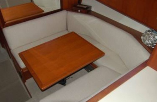 Marina Bay Boat Rental | Romantic Getaway View the Boston Skyline, 10/15 minute drive to downtown.