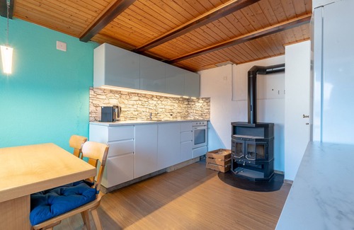 Giubiasco House | Romantic Gioiello in the village center of Loro