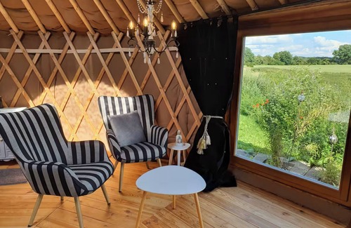Kroepelin House | Romantic glamour camping on an estate