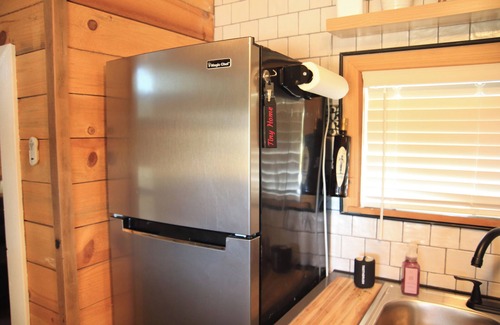 Tehama County Other | Romantic Hidden Tiny Home, 1 mile from the Sacramento river
