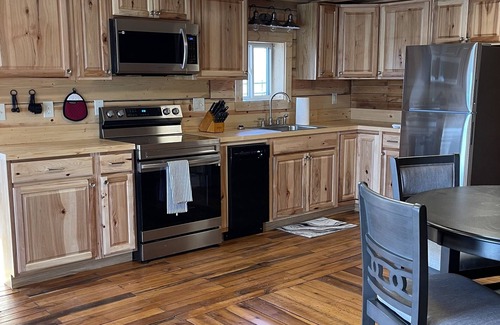 Washington County Cabin | Romantic Honeymoon Cabin Alpaca Mountain Retreat