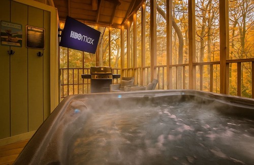 Sautee Nacoochee Cabin | Romantic Hot Tub Cabin Near Helen