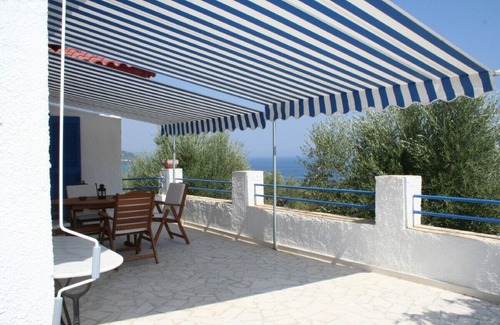 Pylos-Nestoras House | Romantic house above the sea with charming view