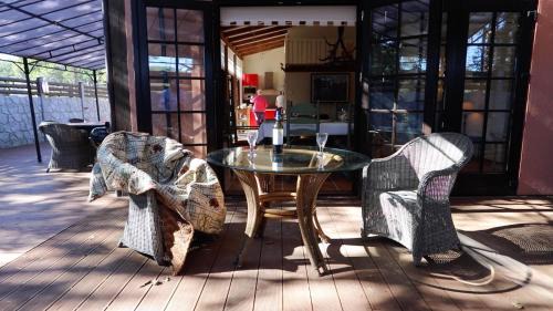 Saint-Pierre House | Romantic-HuntingLodge-en-Provence*