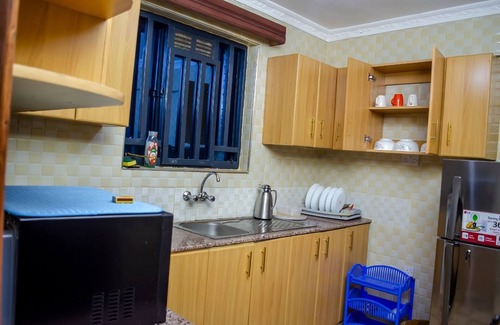 Kisumu Apartment | Romantic Kenyan family-sized apartment w/hot tub-20 min from the CBD.