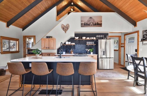 Divide Cabin | Romantic Lakefront Cabin, HOT TUB, VIEWS!