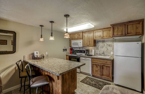 McCall Condo | Romantic lakefront condo on beautiful Payette Lake!
