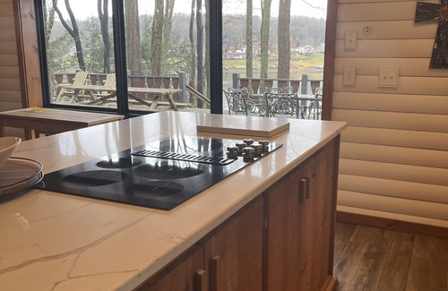 Indian Lake Ski Chalet | Romantic lakefront chalet w/hot tub