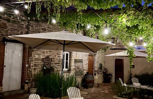 Talunga House | Romantic Loft Stays - Adelaide Hills - Randell's Mill - Wineries