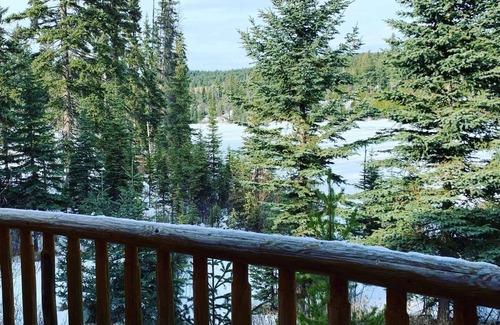 Lac Le Jeune Cabin | Romantic Log Cabin Getaway