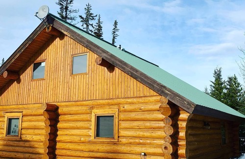 Lac Le Jeune Cabin | Romantic Log Cabin Getaway