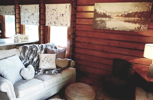 Corwen Cabin | Romantic Log Cabin