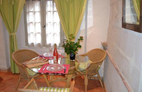 Brion House | Romantic Loire Hideaway