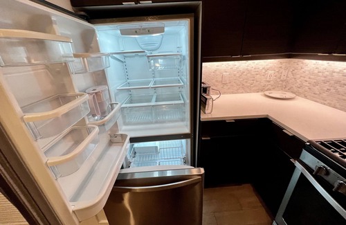 Los Angeles Condo | Romantic Luxury Condo w/Washer & Dryer