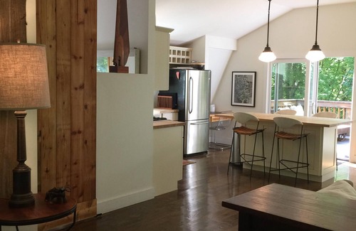 Union Pier House | Romantic Modern Casita Nestled In The Woods. PET FRIENDLY! Close to Beach 🏖️
