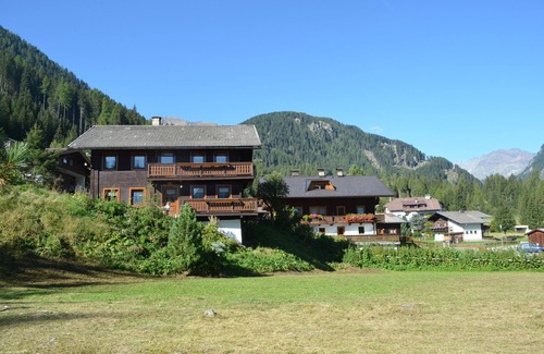 Sankt Jakob in Defereggen Ski Chalet | Romantic mountain chalet in idyllic location behind the waterfall at St Jakob