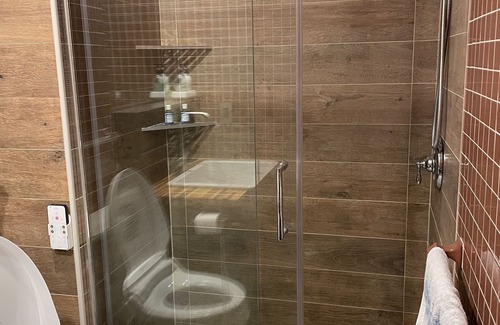 Grand Island Bed & Breakfast | Romantic New Renovated Suite On Niagara River