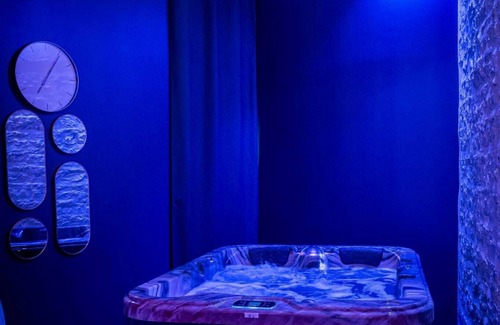 Villefranche-sur-Saone Apartment | Romantic night and private spa