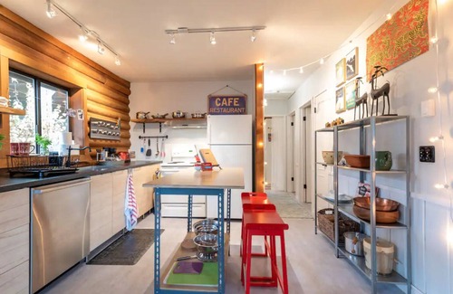 Suquamish Cabin | Romantic Nordic Log Cabin near Poulsbo and Bainbridge