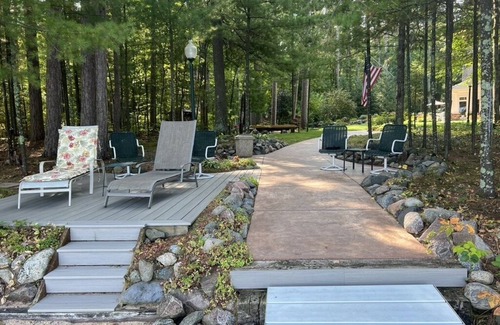 Tomahawk Apartment | Romantic Northwoods Private Lakeside Suite On Deer Lake in Northern Wisconsin
