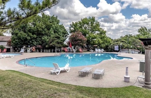 Rockwall House | Romantic Oasis King Size Suite Lakefront