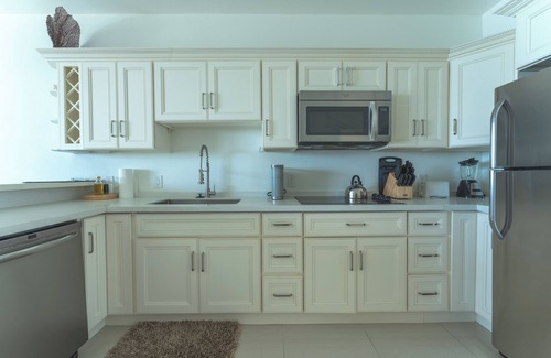 Bodden Town Condo | Romantic Ocean Front Sea Palm Villa #7